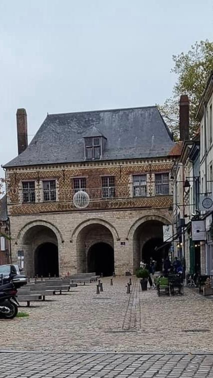 La Petite Place De La Porte De Gand Lille Bagian luar foto
